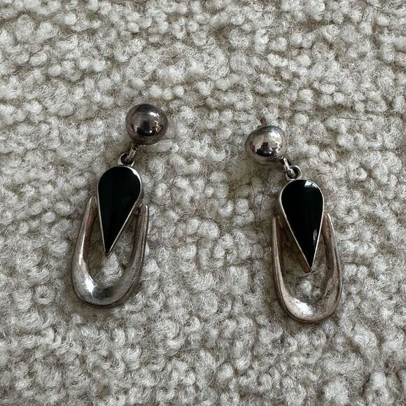 Vintage Mexico Sterling Silver and Onyx Earrings TO-64 - Picture 1 of 3